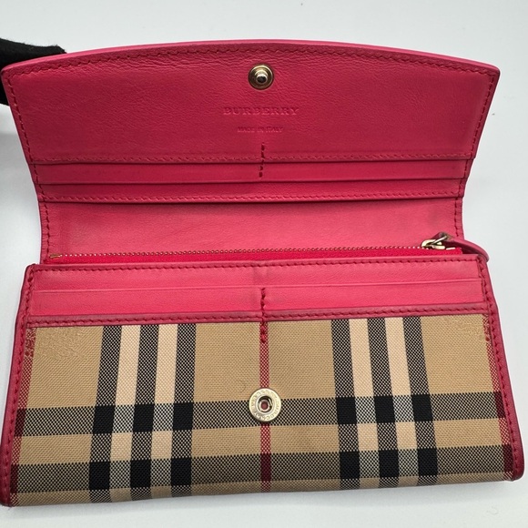 Burberry Wallet with Unbranded Chain | Overall Good Condition - Picture 9 of 12